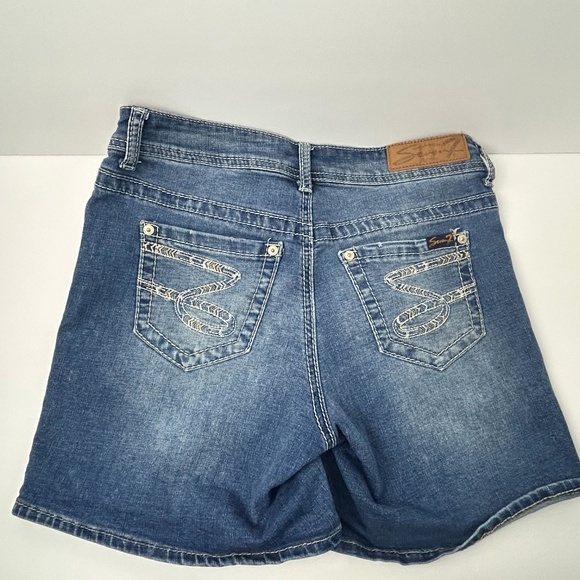 Seven7‎ Denim Distressed Blue Jean Shorts Size 4 Women's - Picture 2 of 8